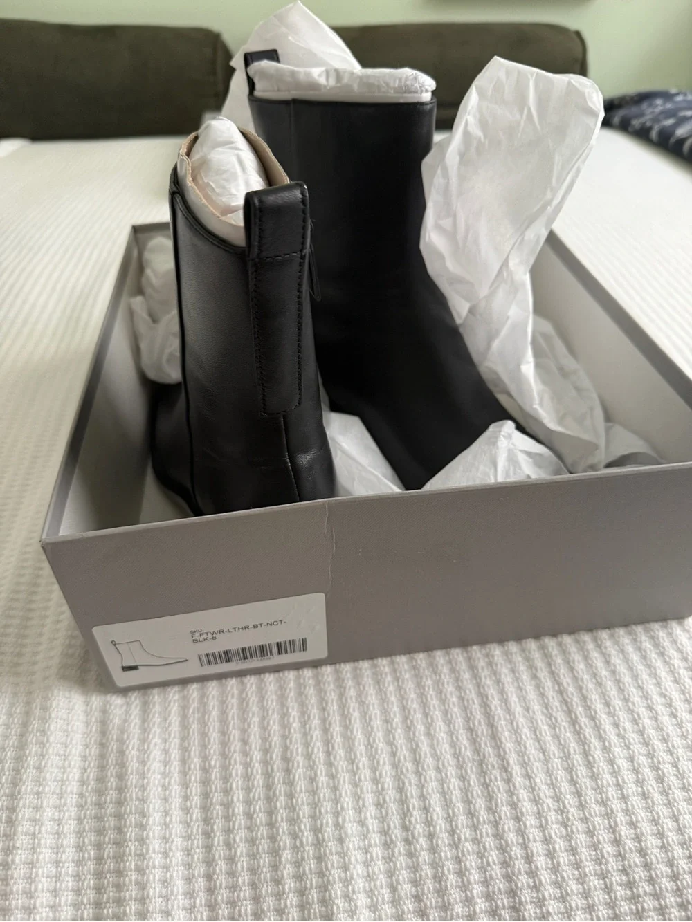Everlane Black Leather Zip Ankle Boots